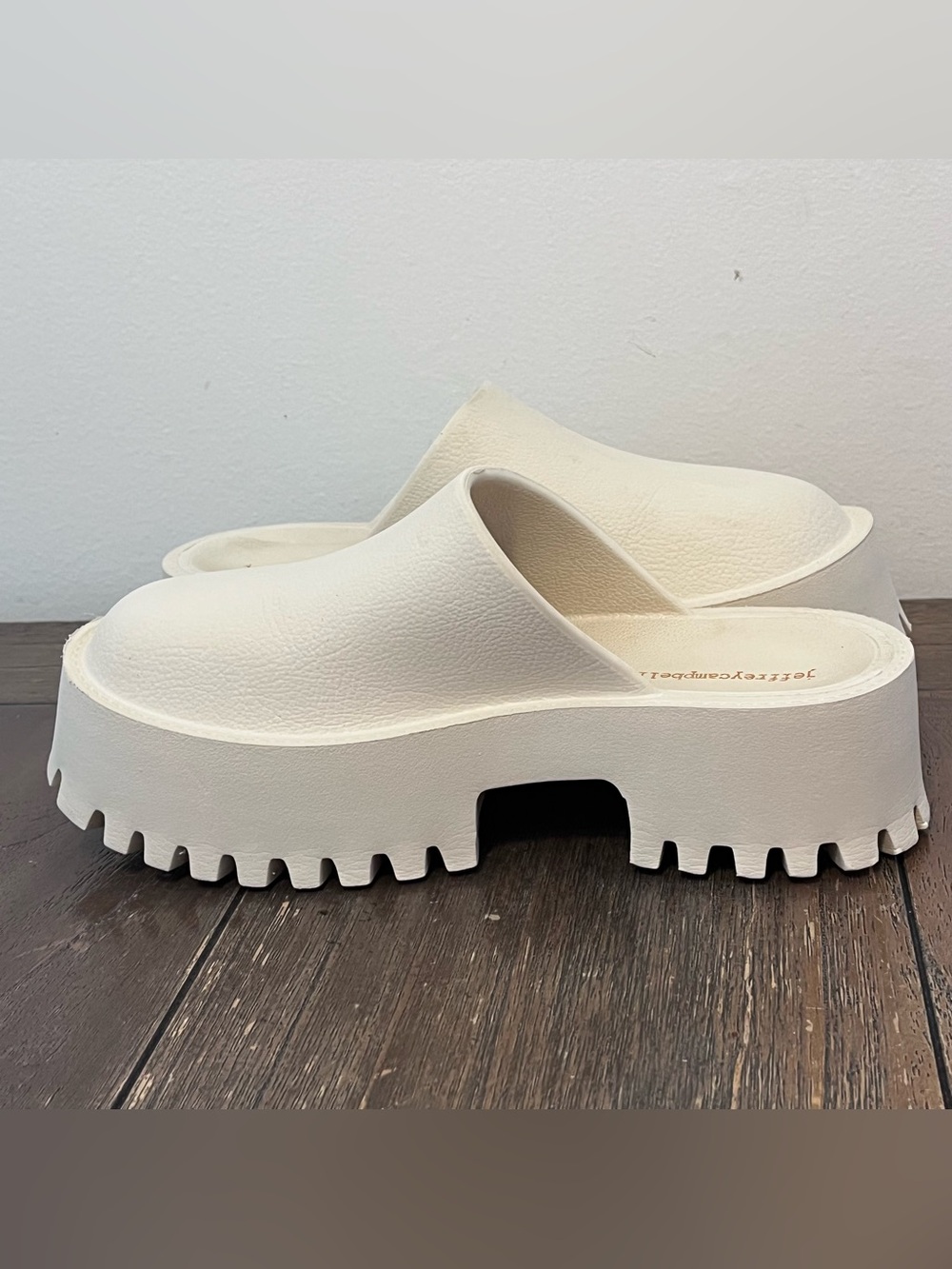 Jeffrey Campbell White Clogge Mule Lug Sole Womens 7 - Picture 4 of 9